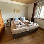 Seewohnung Weiss Glanz