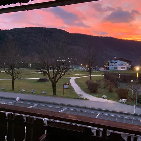 Seewohnung Weiss شقة