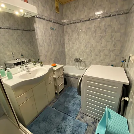 Seewohnung Weiss شقة *